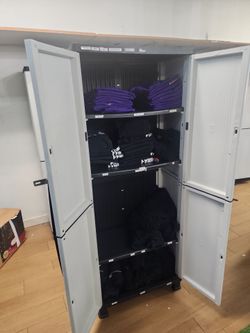 Storage cabinet shelve