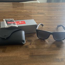 Ray Ban Justin for Sale in Bloomingdale, IL - OfferUp