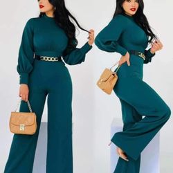 New Women's 2 Piece Set/Jumpsuit Available In Size Small And Medium 