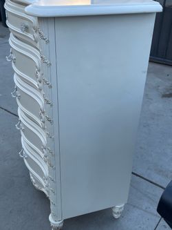 This is only about 4 feet tall looking to trade for 10 to 20 gallon fish tank or $40 cash only firm