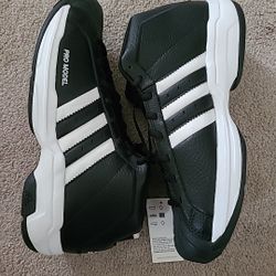 Adidas Pro Model Size 9 Men/10.5wmns 