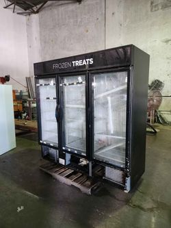 Commercial Freezer (TRUE) 3 Door