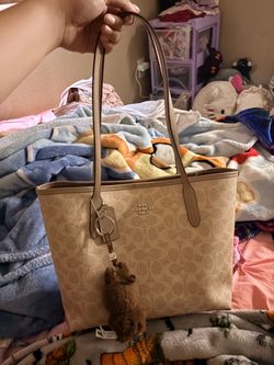 Coach Medium City Tote