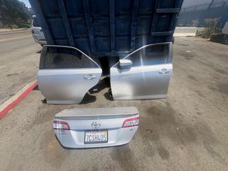 2014 Toyota Camry left doors and trunk lid assy