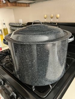Martha Stewart 15.5 Quart Pot