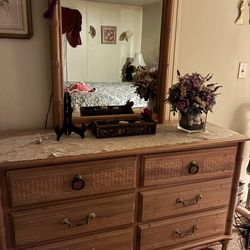 For Sale: Queen size bedroom set