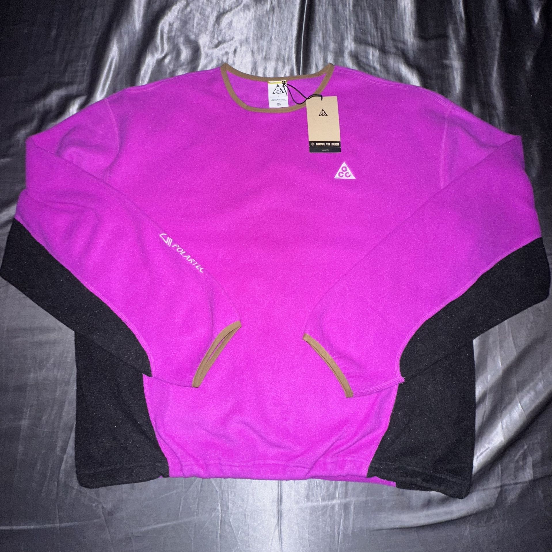 Nike ACG Wolf Tree Fleece Crewneck Sweatshirt Vivid Purple HV1117–551 Sz L