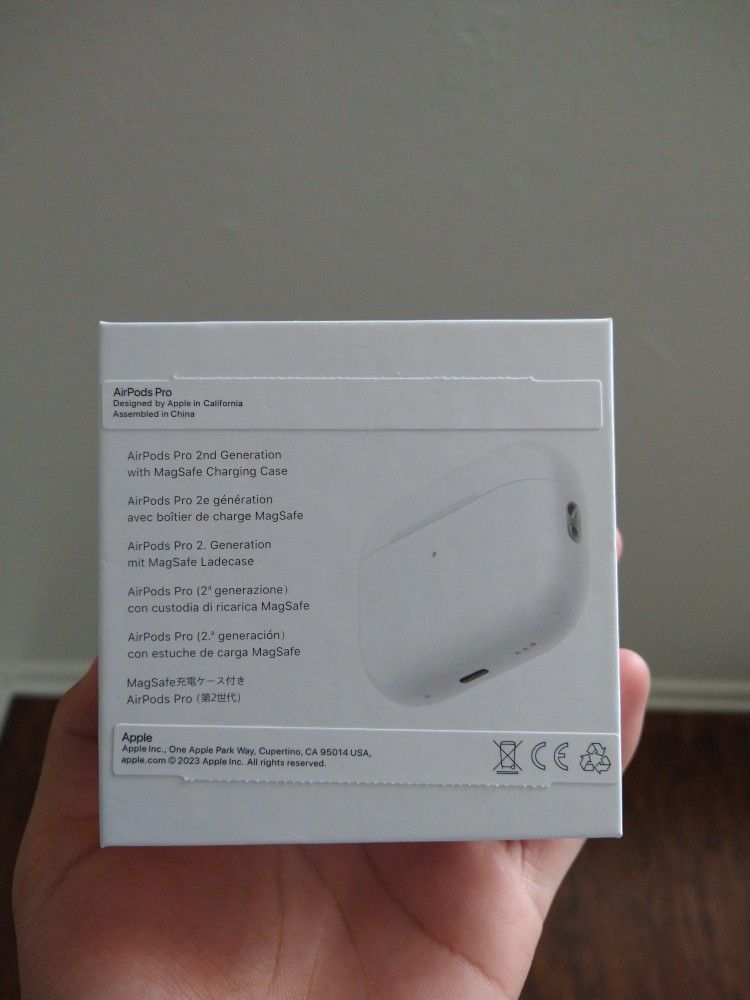 AirPods 箱 Willing To Negotiate* Airpods Pro 2nd Generation for Sale in Fort