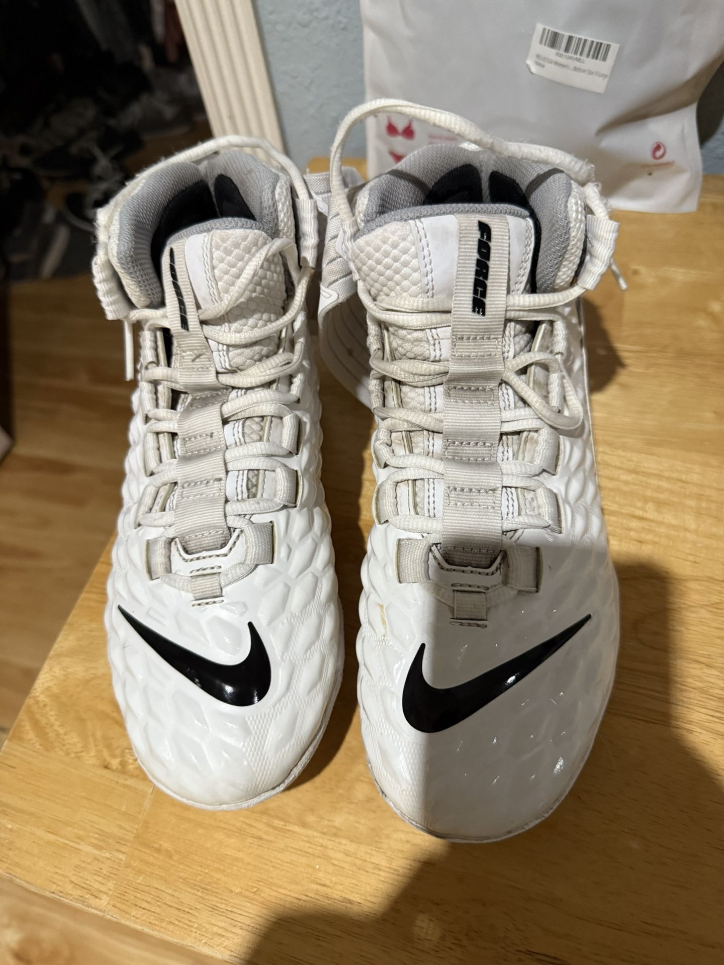 Boys Nike football cleats - Size 7