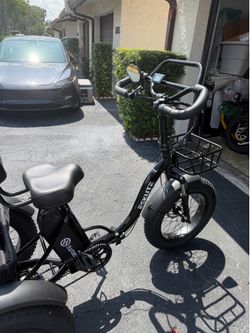 ESKUTE T300 Pro Electric Trike new only 7 miles on it