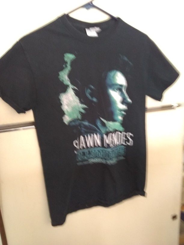 Shawn Mendes Illuminate World Tour T Shirt Sz Small