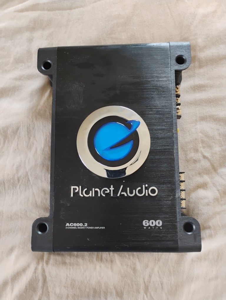 A Planet Audio Amp 600 Watt Amp Good Condition Like New