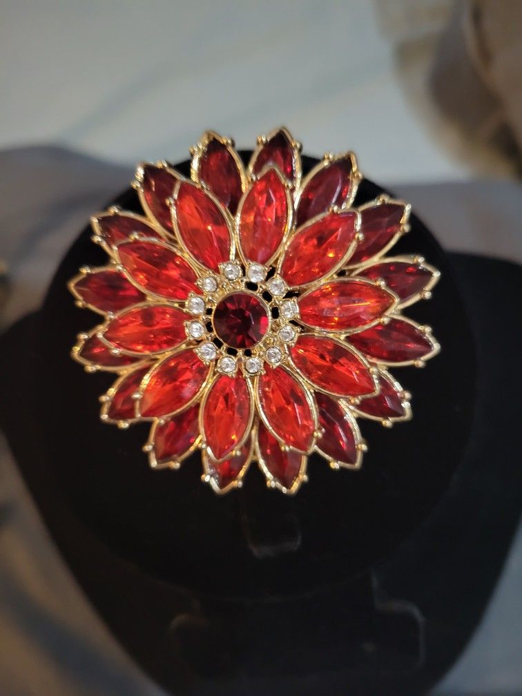 Large Red And Clear Rhinestones Brooch 