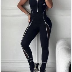 ALO Yoga Authentic Apparel – New Hoodies, Tops & Legging Sets