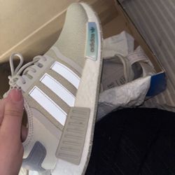 Adidas NMD R1 Sneakers Beige White