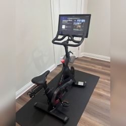 Peloton Bike, Digital Display, Adjustable Seat - Good – Los Angeles, CA