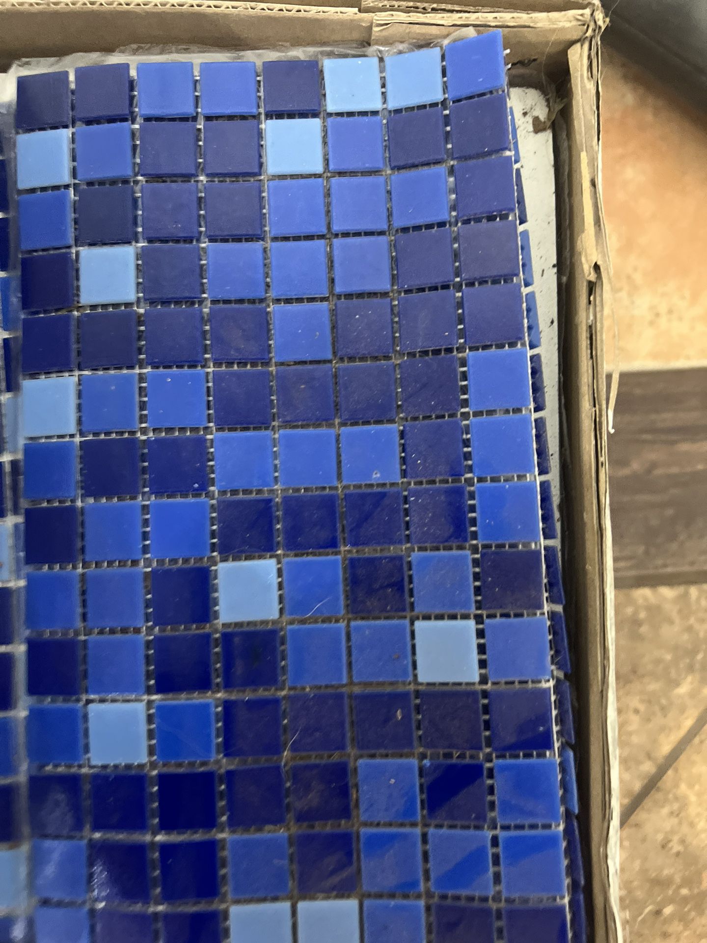 Glass Tile For Pools, Steam Rooms, Showers, Fireplaces 