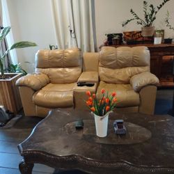  Reclining loveseat 