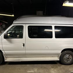 2009 Ford E-350