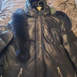 (BRAND NEW) M. Bestini "Heavy Leather Bomber" With a Genuine Fur Collar 