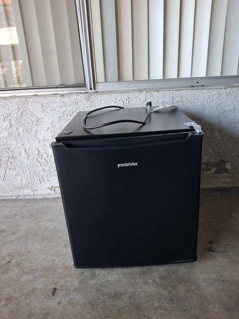MINIFRIDGE