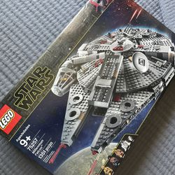 LEGO Star Wars: Millennium Falcon (75257) NEW SEALED