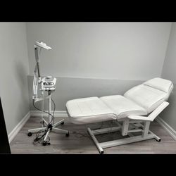 Electric medical grade facial chair
