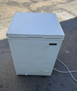 22” Wide Freezing Deep Chest Free Local Delivery/30 Day Warranty