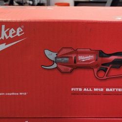Milwaukee M12 Pruning Shear Kit, "NEW"