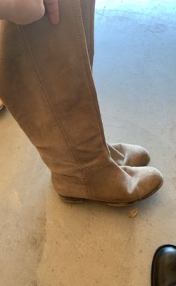 5.5 Nine west boots