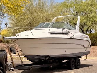Chaparal Signature 270 Cabin Cruiser