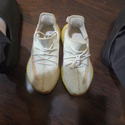 Size 7.5 - adidas Yeezy Boost 350 V2