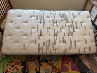 Like new twin mattress