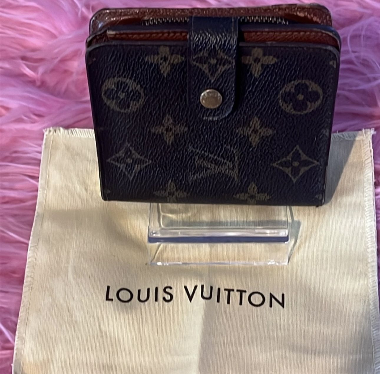 Louis Vuitton Compact Zip Wallet Monogram w/Authenticity Code