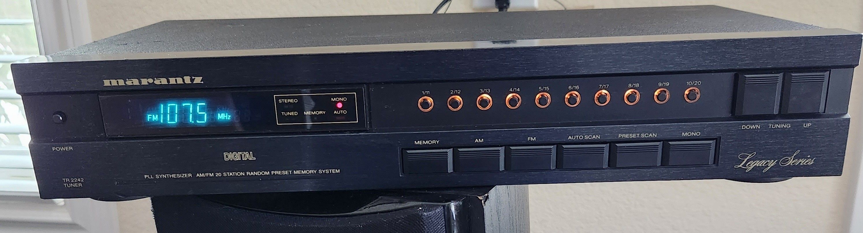 Vintage Marantz TR 2242 Tuner