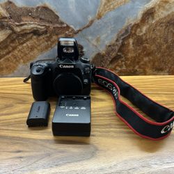 Canon EOS 80D Camera Body 24.2MP DSLR Digital SLR in great condition, Like New, Canon, Digital Camera , Canon Camera , Canon 80d