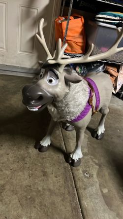 Sit on talking frozen toy,