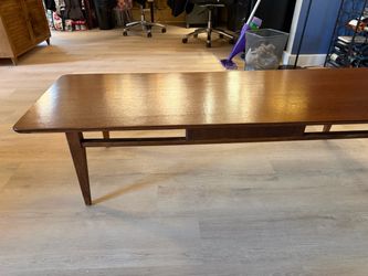 Vintage Mid-Century Modern coffee table.