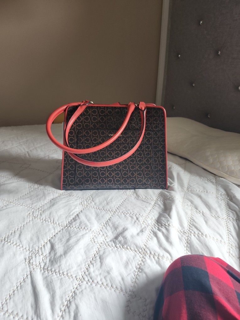 Bolsa Nueva.. Kalvin Klein