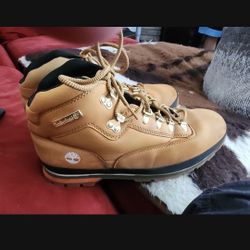 Mens Timberland Boots Size 10.5  Needs Insoles