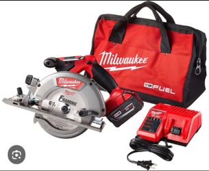 Milwaukee Fuel 6 1/2 Circular Saw Kit ( Battery ,Charger & Bag)