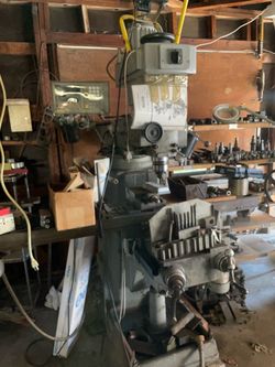 NEED GONE ASAP !! Beaver Vertical Milling Machine with DRO