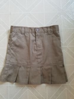 Girls size 6x skirt