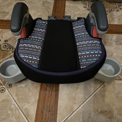 Graco booster car seat for children’s weight between 40 to 100 Lbs