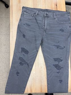American Eagle Gray Distressed Jeans