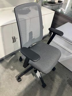 Herman Miller Verus Task Chair – Brand New