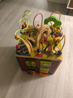 Kids activity cube toy