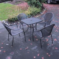 Metal Outdoor Patio Furniture Table + 4 Chairs