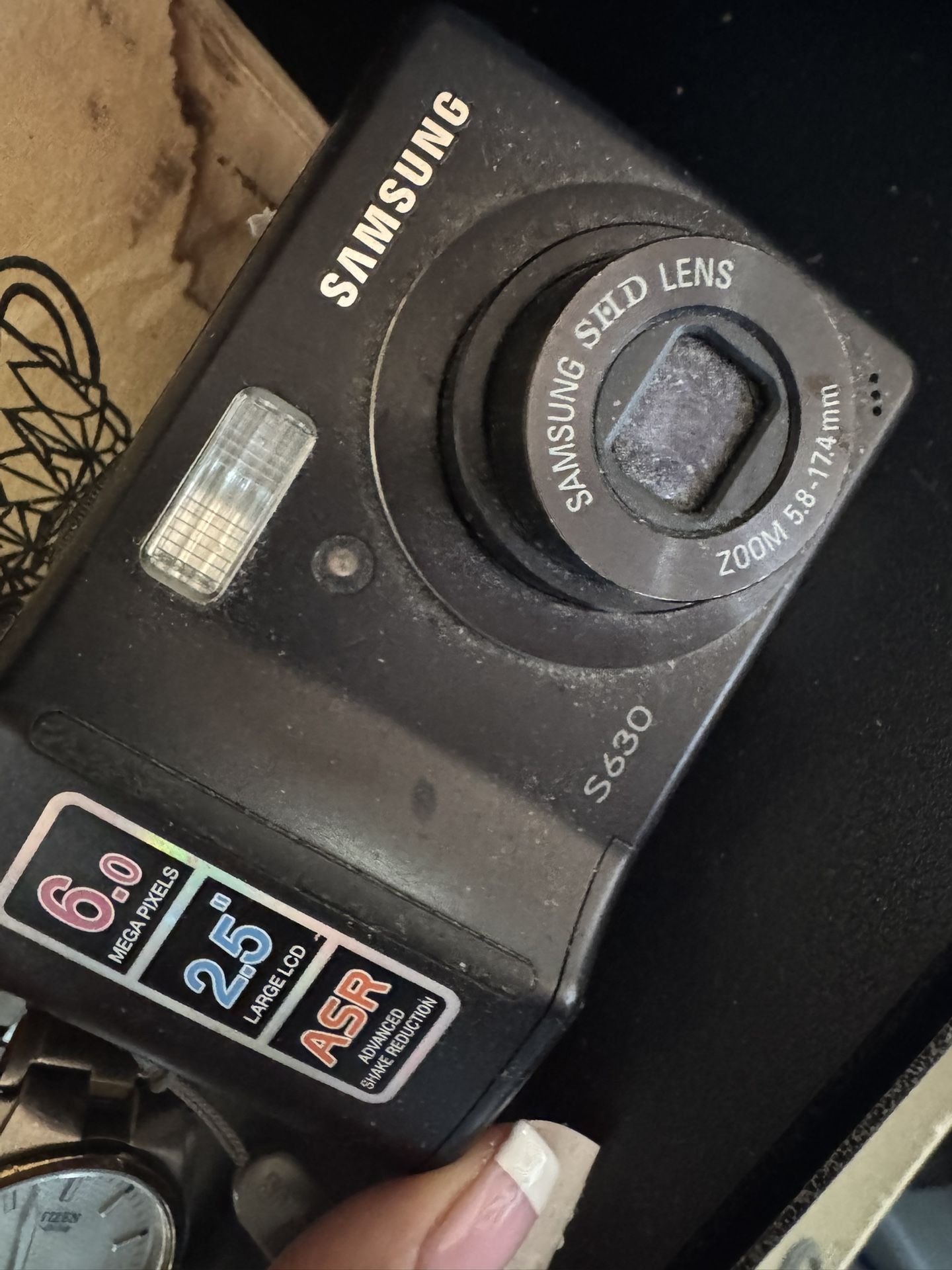 Samsung S630 Black 6.0MP digital compact camera