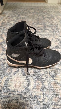 3.5 nike air jordan baseball cleats